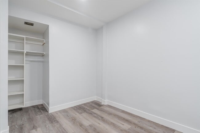 Building Photo - 25 W 10th St