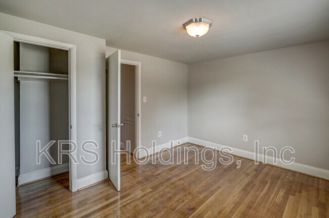 Building Photo - 5435 Remuda Dr