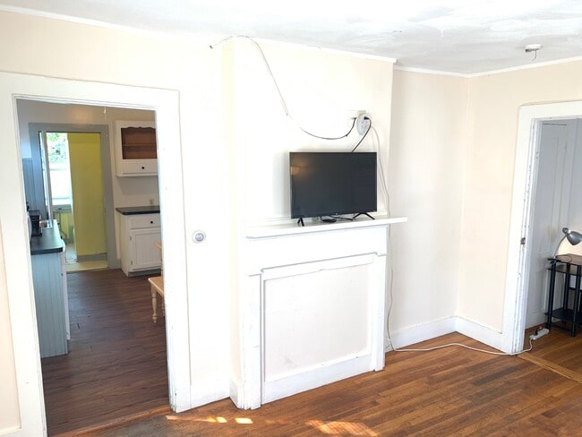 Building Photo - 15 Simmons St