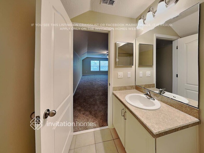 Building Photo - 236 Tadcaster Court