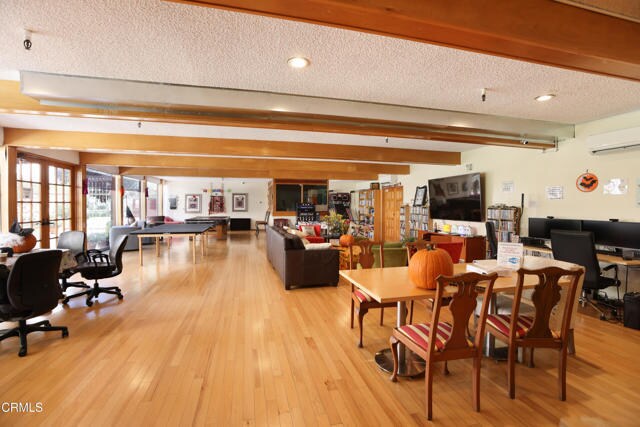 Building Photo - 1127 E Del Mar Blvd