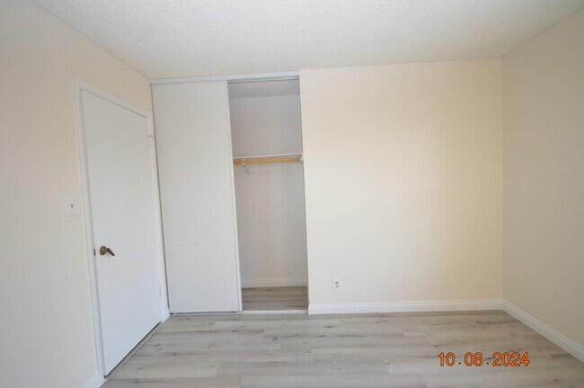 Building Photo - 4354 Thorndale Pl