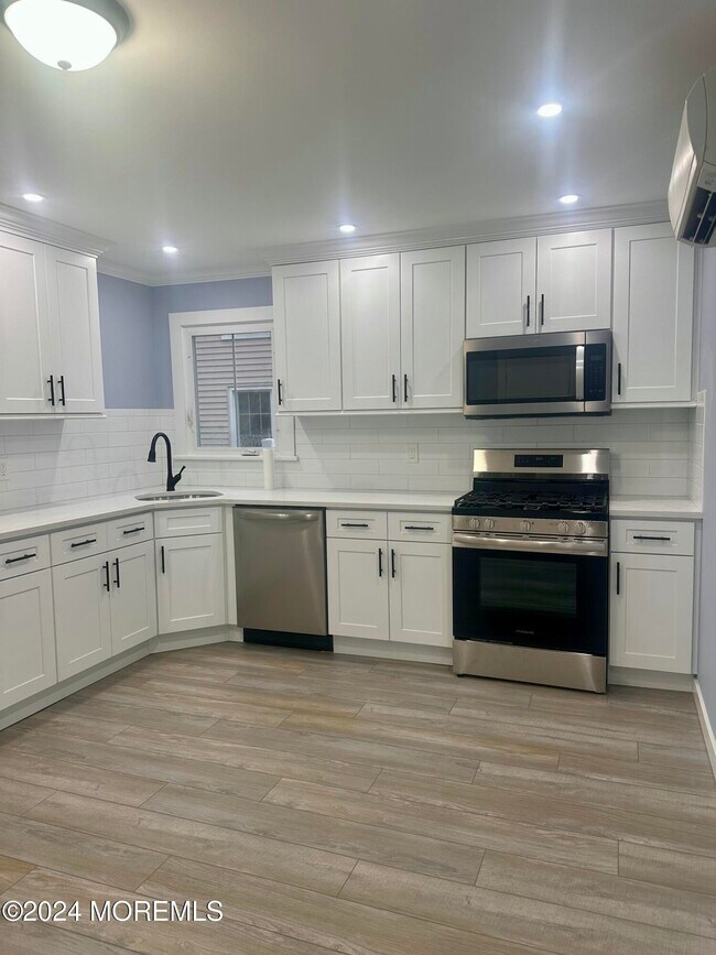 Building Photo - 73-75 Church St