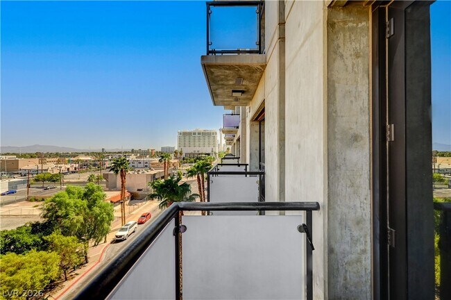 Building Photo - 353 E Bonneville Ave