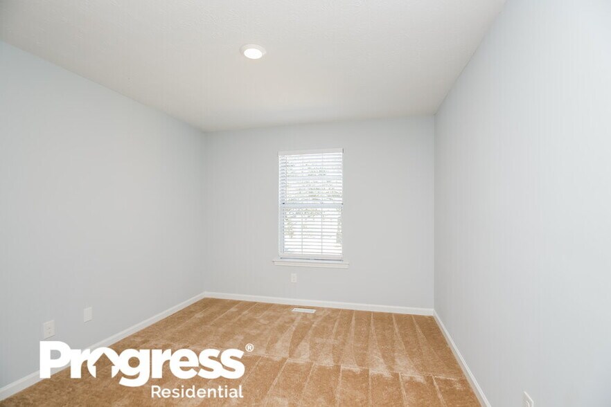 Building Photo - 2756 Sanibel Ln SE