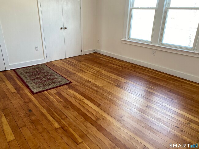 Building Photo - 51 Indian Neck Ave