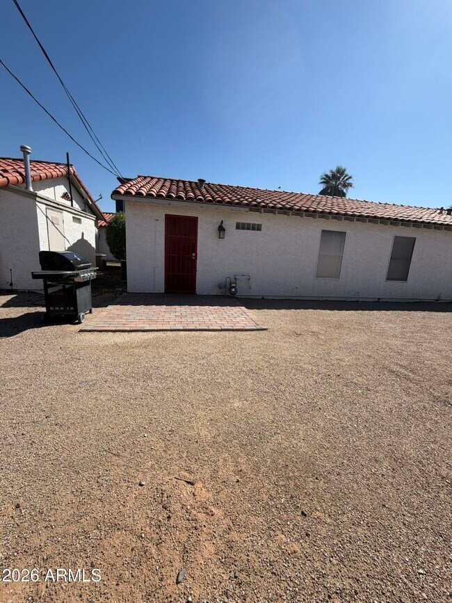 Building Photo - 712 W Taylor St