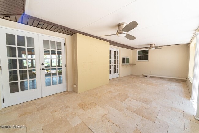 Building Photo - 864 S Beach St