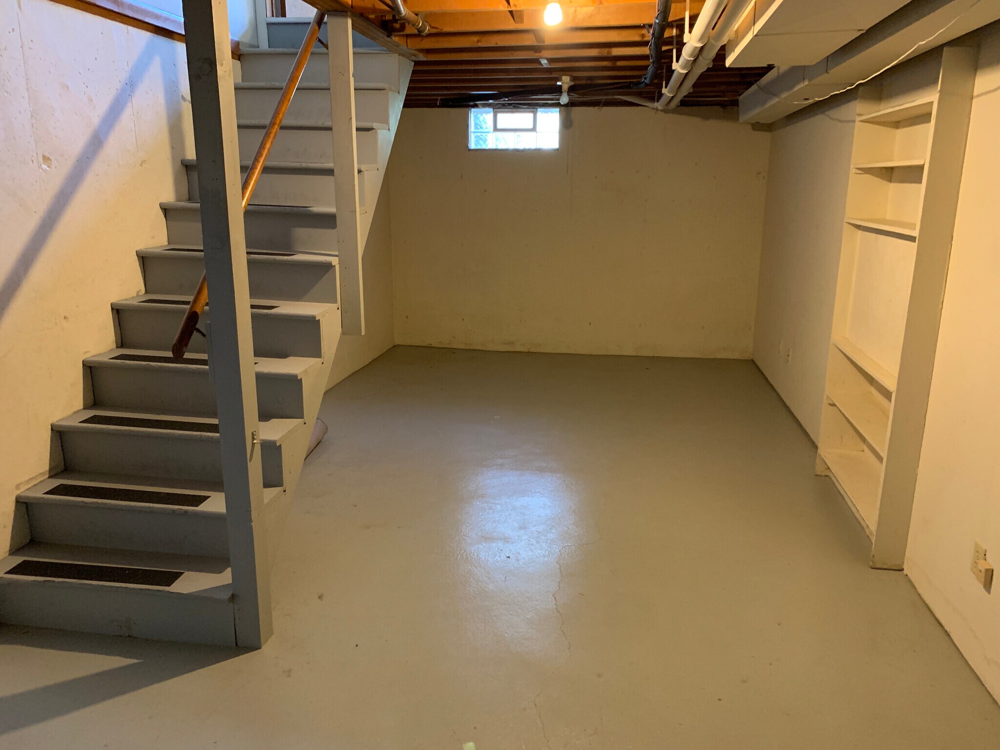 Building Photo - 2105 De Hoop Ave