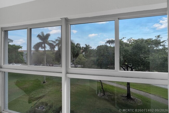 Building Photo - 12600 SW 5th Ct