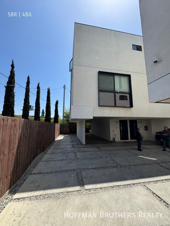 Building Photo - 660 Mariposa Ave