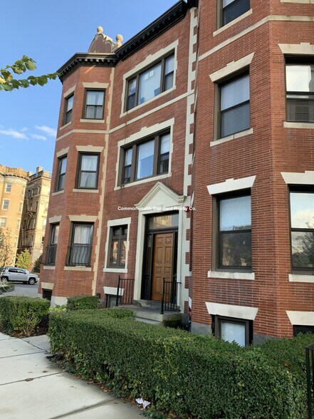 Building Photo - 901 Beacon St