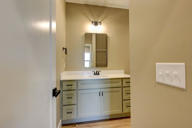 Building Photo - 102 Rosenwald St