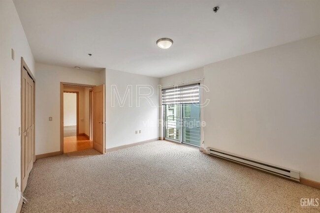 Building Photo - 368 Elm St