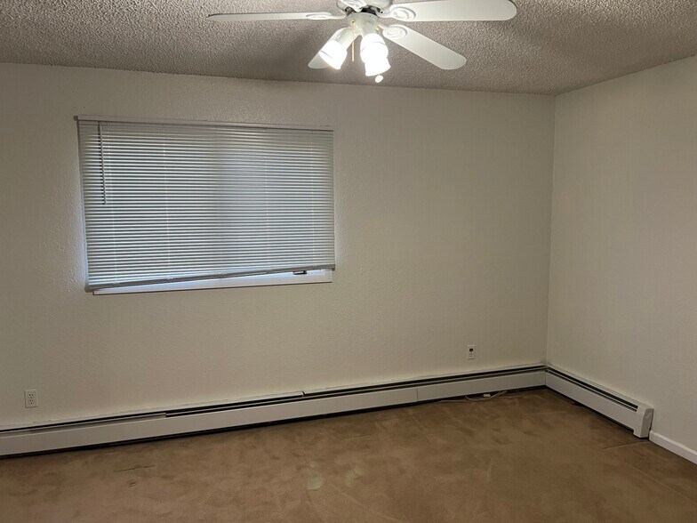 Building Photo - 1701 Roosevelt Dr