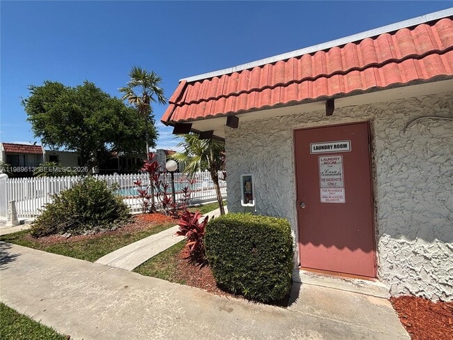 Building Photo - 8701 SW 141st St