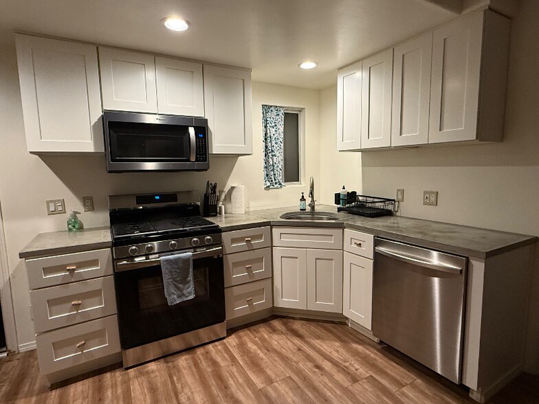 Primary Photo - 530 2nd Pl