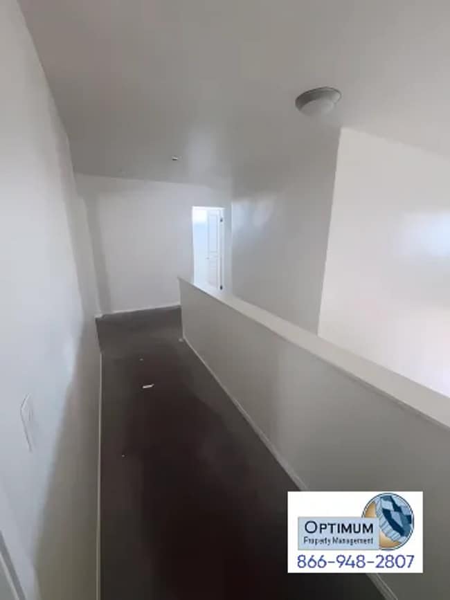 Building Photo - Beautiful 4-bedroom, 3-bathroom two-story home located in a desirable HOA community