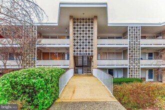 Building Photo - 7513 Spring Lake Dr