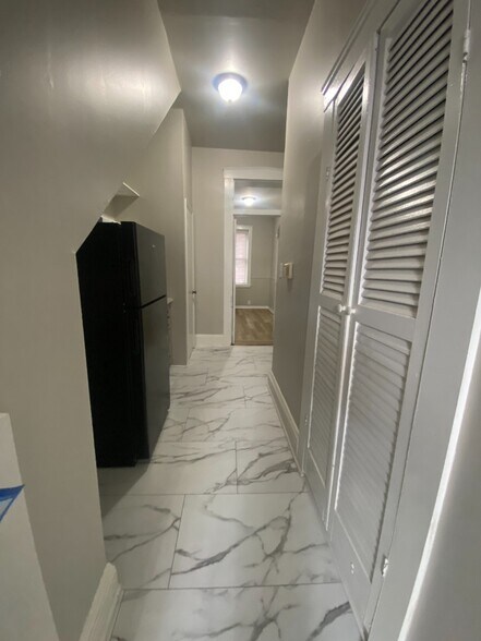 Building Photo - 917 Geyer Ave