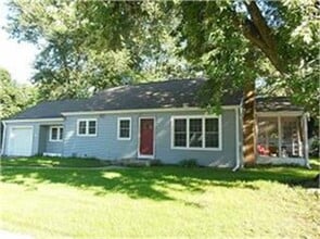 Building Photo - 3 Bedroom House