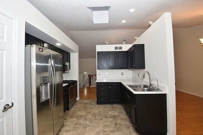 Building Photo - Cross Creek 4 bedroom home