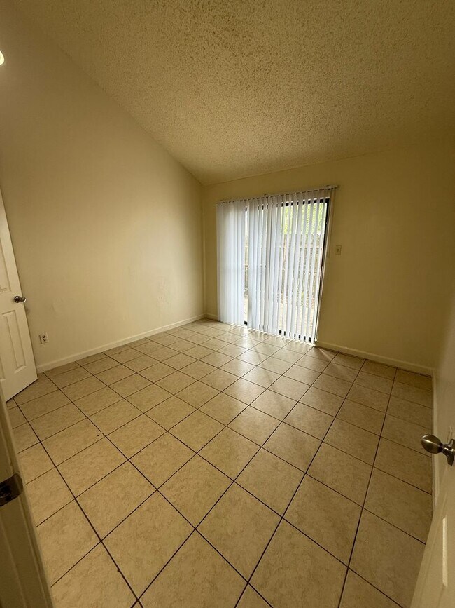 Building Photo - 8713 GSRI Ave