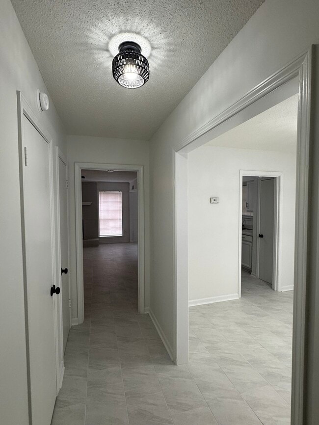 Building Photo - 7929 Steven Franklin Dr