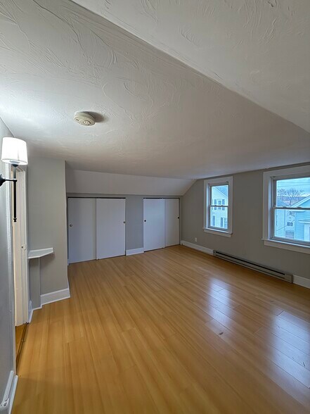 Building Photo - 101 Vandewater St