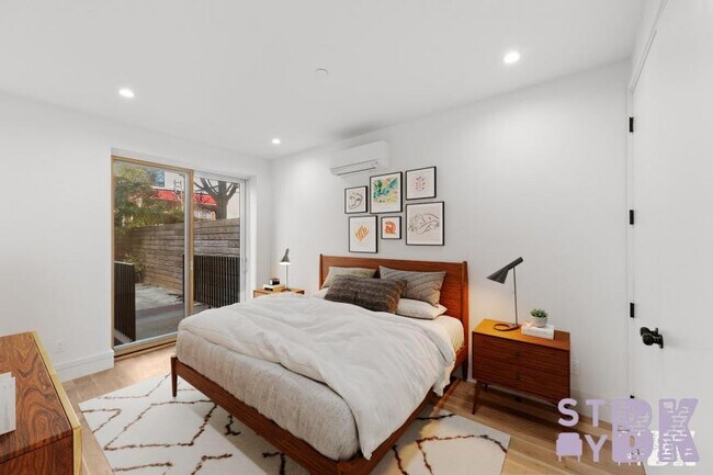 Building Photo - 3 bedroom in BROOKLYN NY 11203