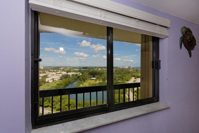 Building Photo - 400 Ocean Trail Way