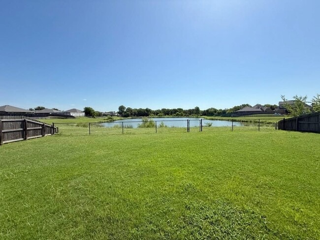 Building Photo - 402 Boggy Creek Dr