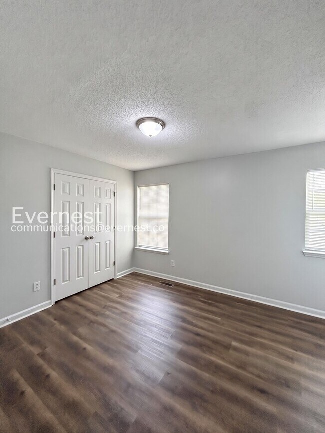 Building Photo - 9601 Marshbrooke Rd