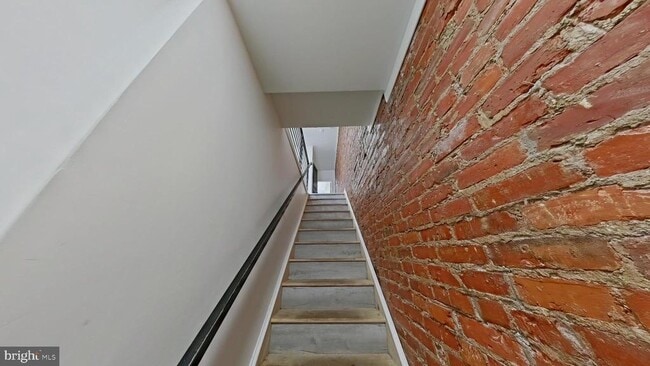 Building Photo - 3331 N Howard St