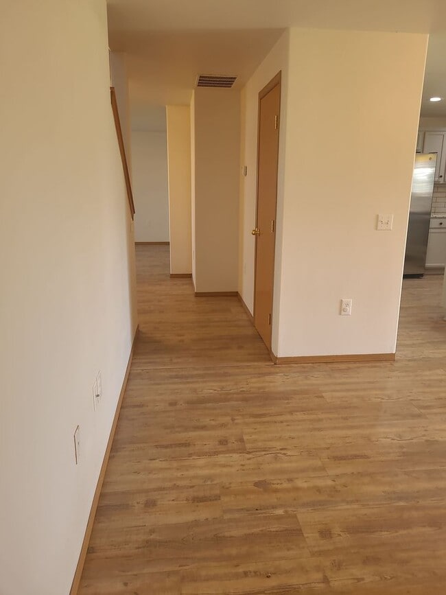Building Photo - August Rent FREE - 4 Bedroom / Triple Car Garage