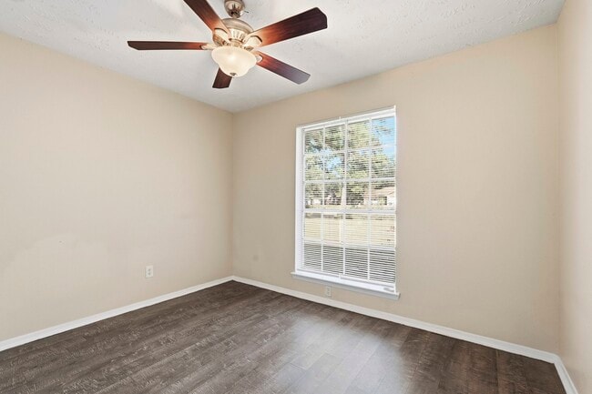 Building Photo - 16235 Cutten Rd