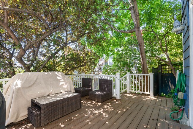 Building Photo - 98 High St