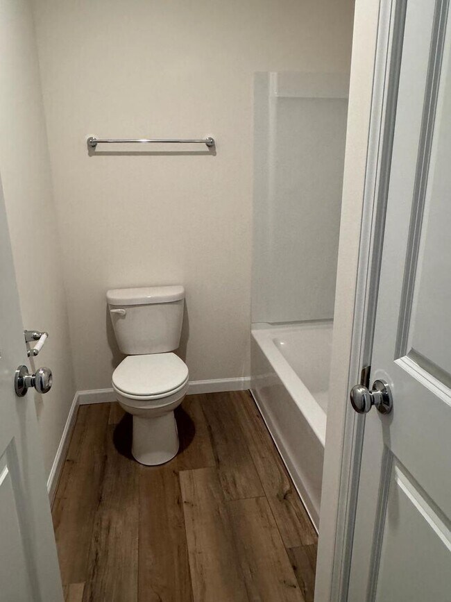 Building Photo - 5928 Hawkweed Dr