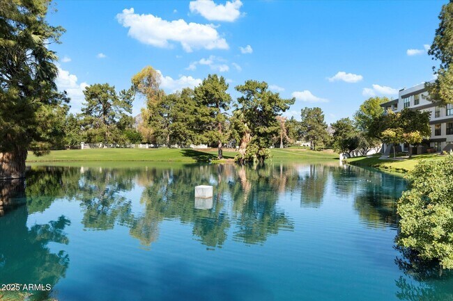 Building Photo - 5132 N 31st Way