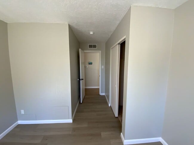 Building Photo - 4 Bedroom with Office Single Story Home Av...