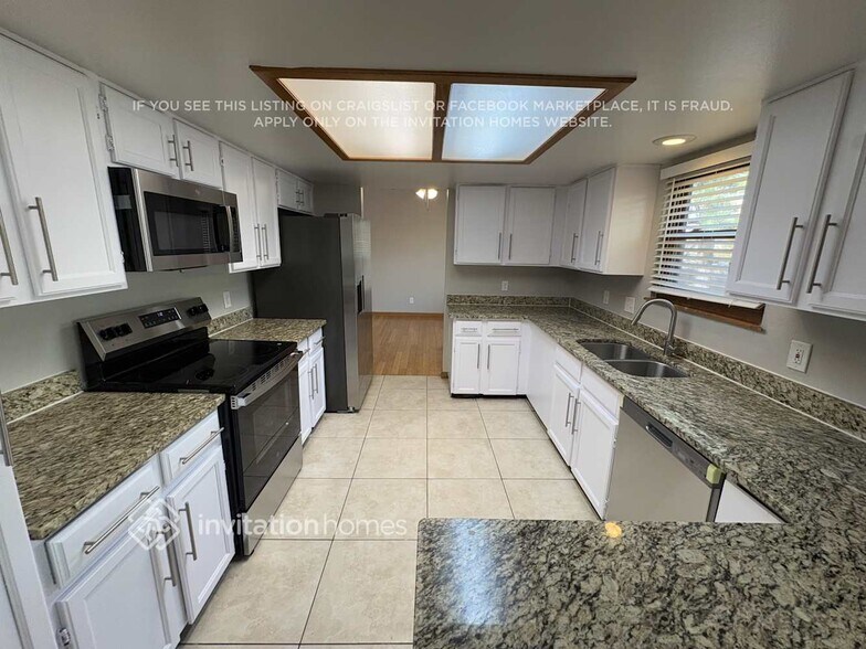 Building Photo - 11333 E Warren Ave