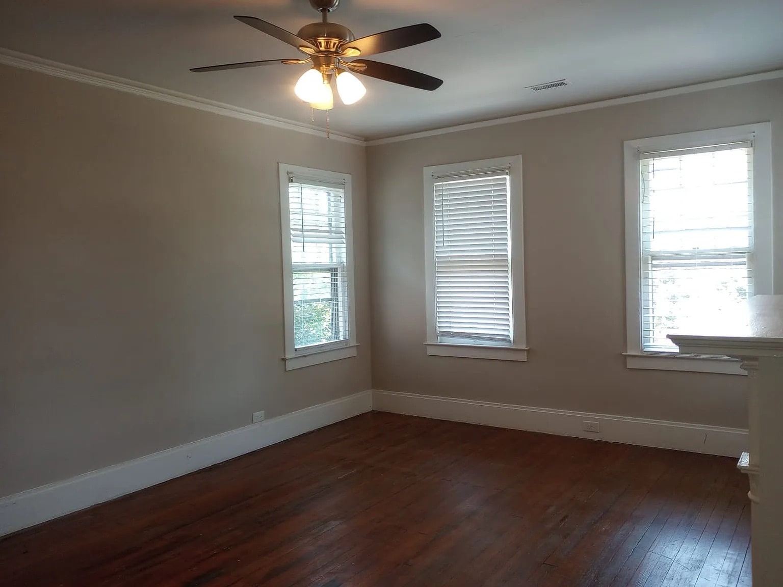 Bedroom 1 - view 2 - 816 Westover Ave