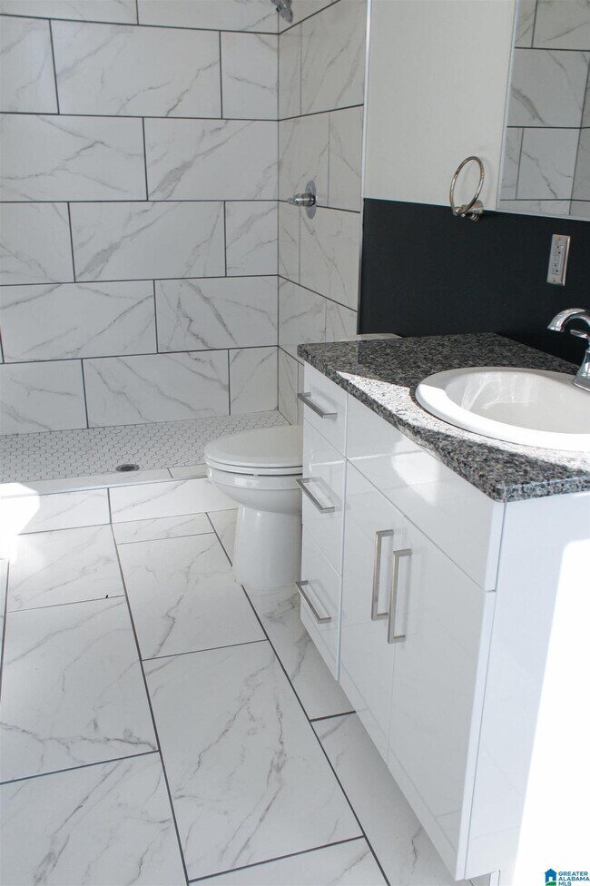 Building Photo - 1620 3rd Ave N