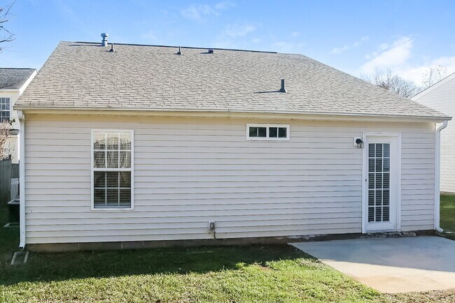 Building Photo - 4006 Salmon River Dr