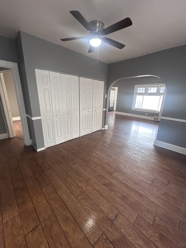 Building Photo - 4915 E 109th St