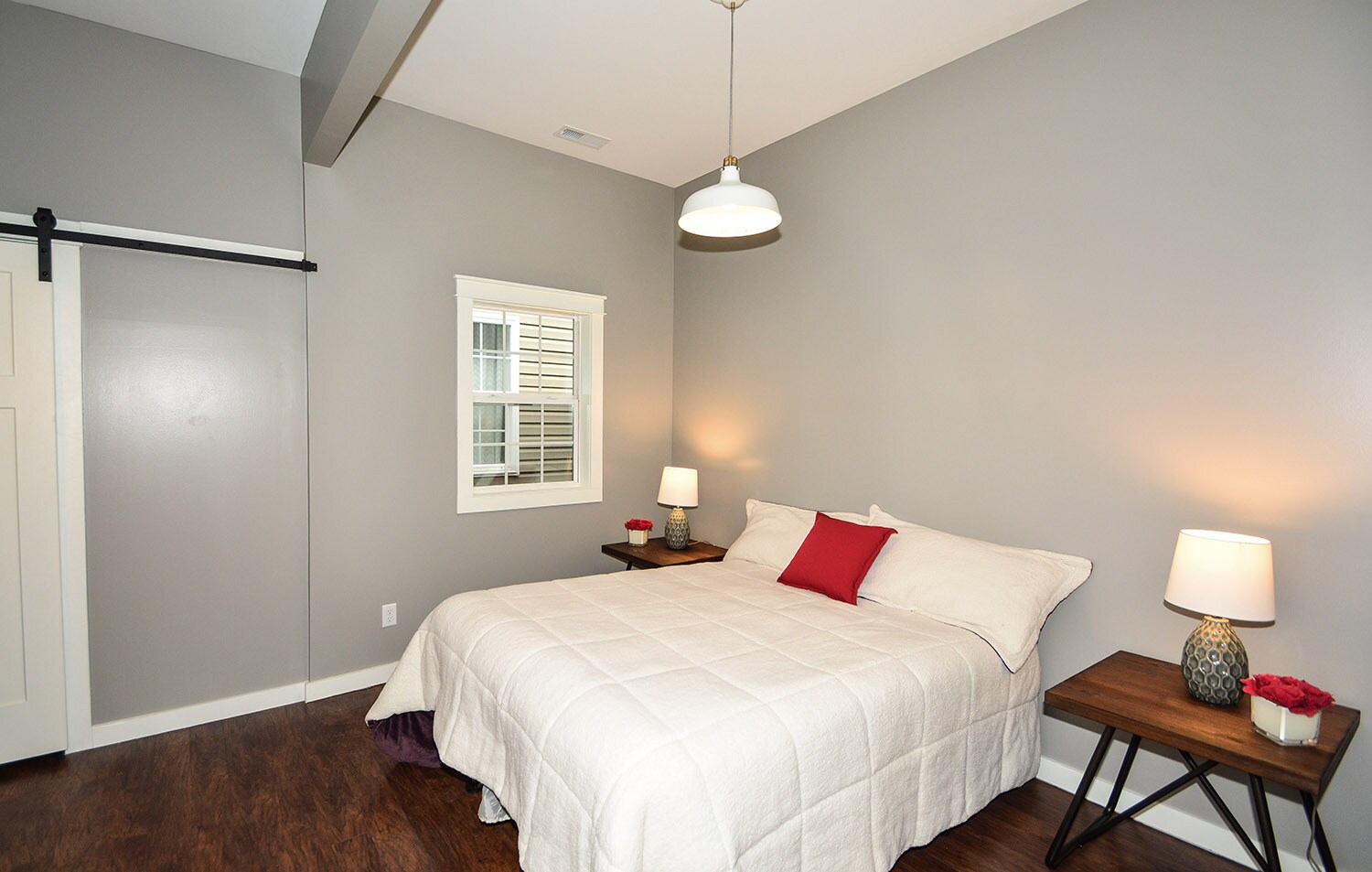 Primary bedroom with en suite - 1449 Fletcher Avenue