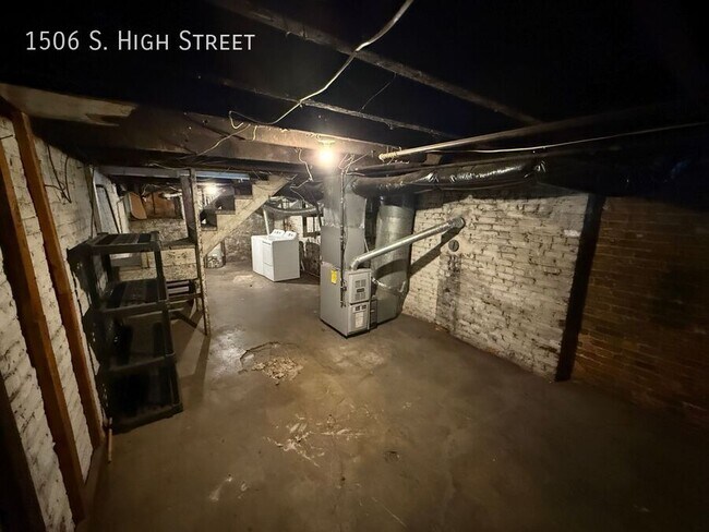 Building Photo - 1506 S High St