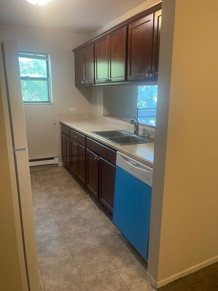 Building Photo - 1241 N Winslowe Dr