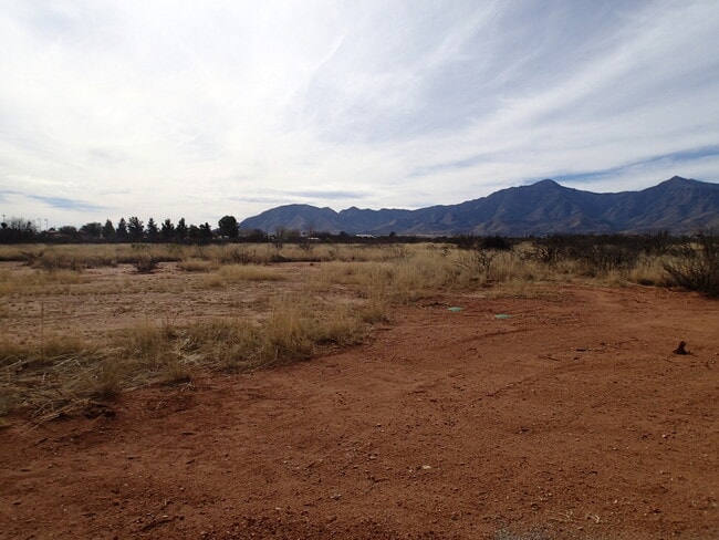 Building Photo - State of the Art Home with Amazing Views!