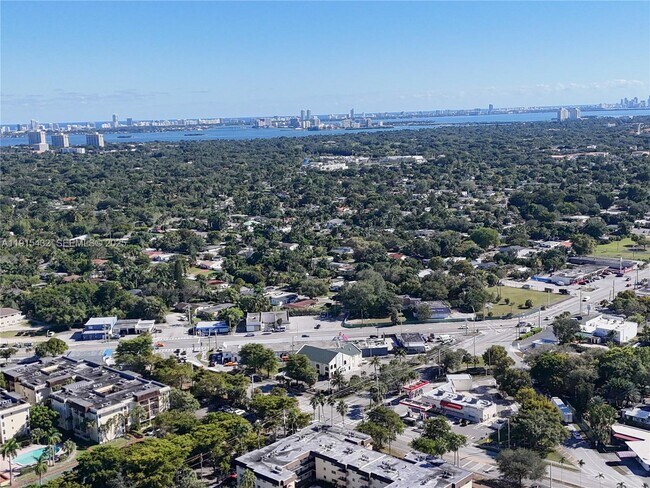 Building Photo - 11905 NE 2nd Ave